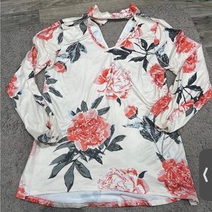 Beige floral blouse size medium